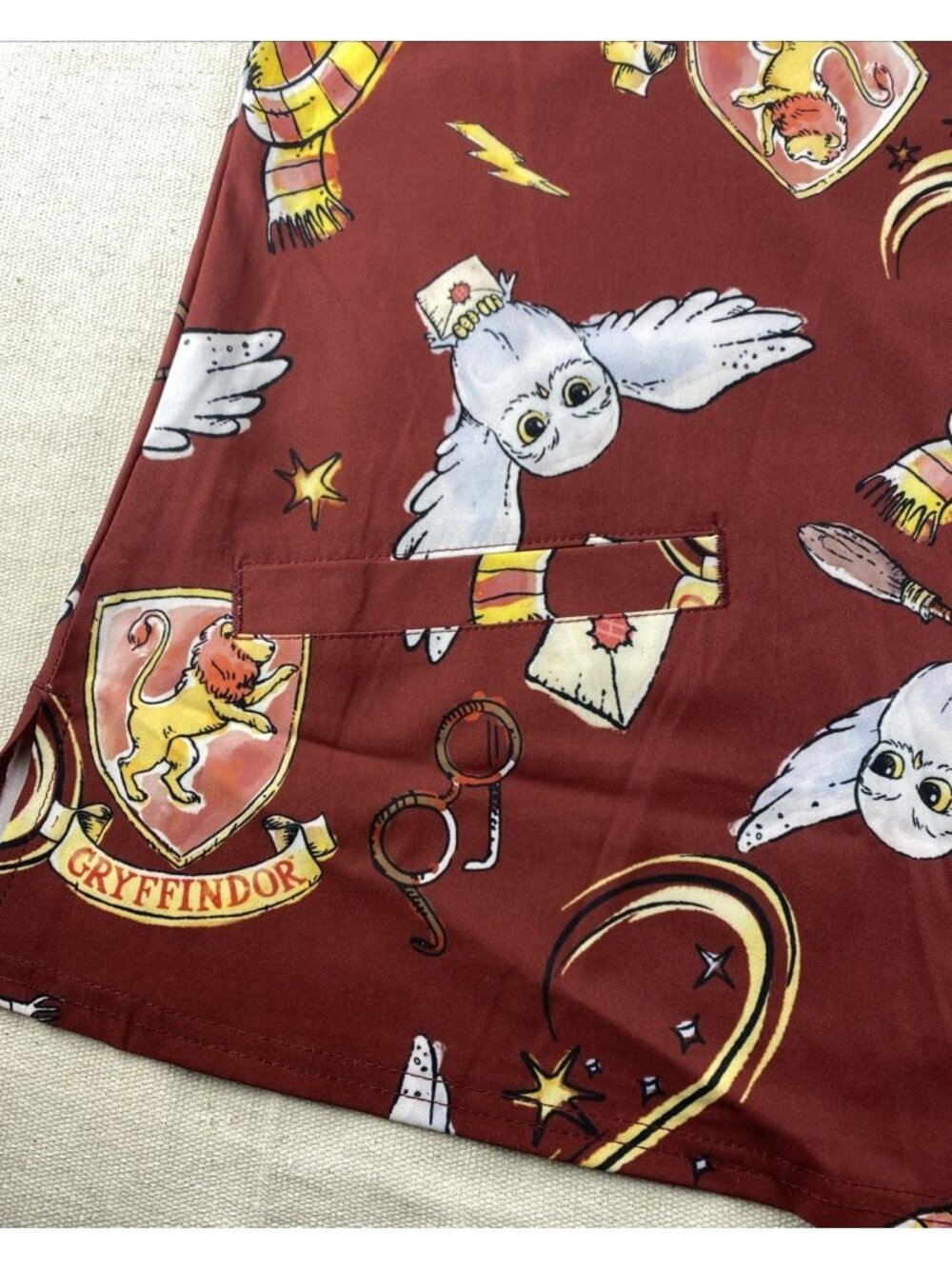 Harry Potter Graphic Scrub Top, Women’s Size S- New w/Tags - Picture 10 of 16